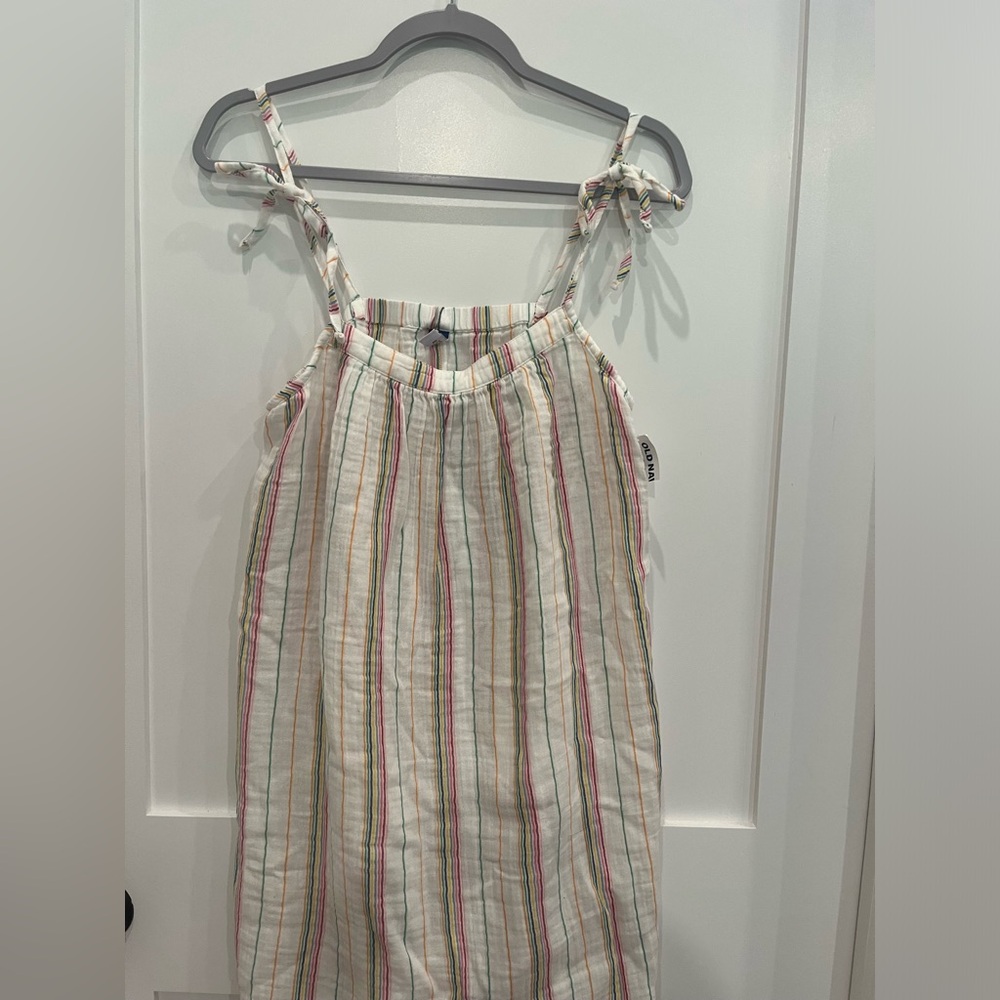 Never worn Old Navy swim coverup dress. Sz S